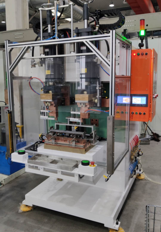 座椅滑軌螺栓雙頭凸焊機(jī)定制項(xiàng)目介紹